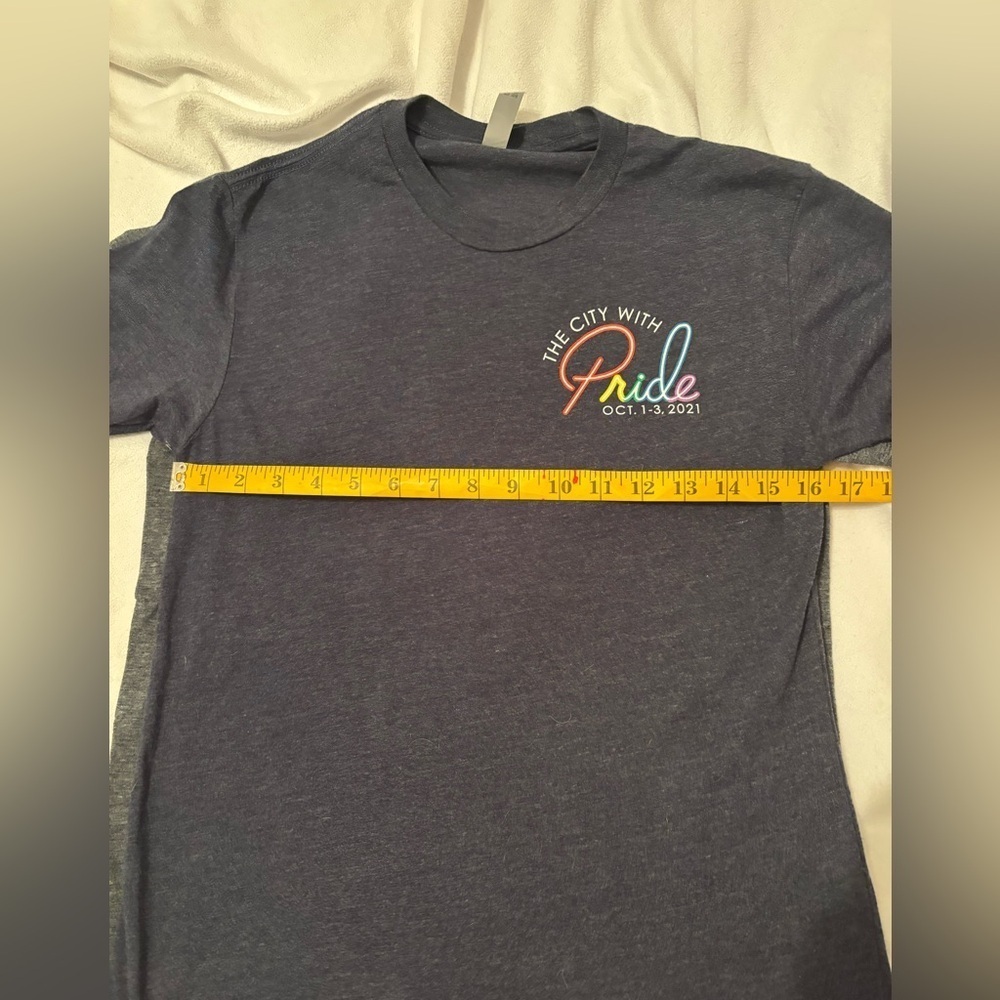 2 pride Tshirts S - Picture 4 of 7